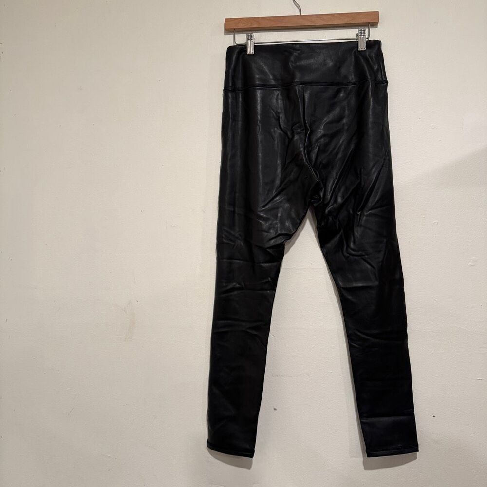 Hollister Ultra High Rise Black Faux Leather Leggings Size Large - Picture 3 of 3